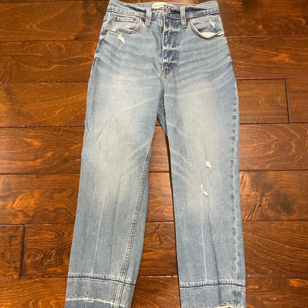 Blue cropped Abercrombie&Fitch jeans size 24